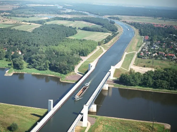 El increíble Magdeburgo, el puente acuático de Alemania