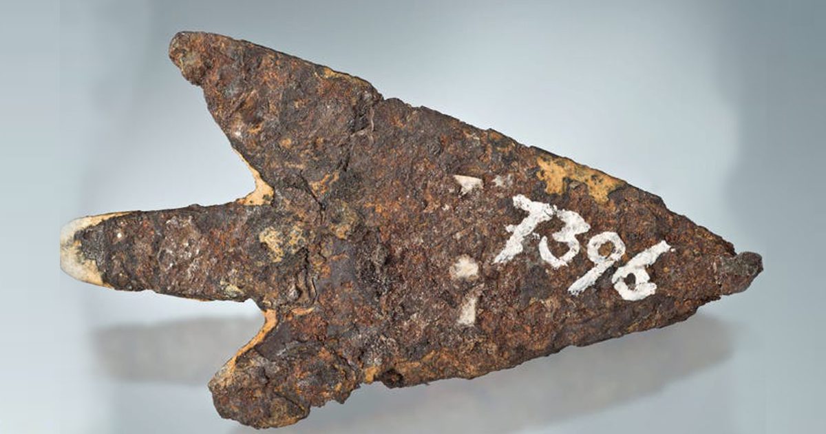 Punta de flecha hecha de hierro meteórico hace 3.000 años, descubierta cerca de un lago en Suiza -Revista Interesante