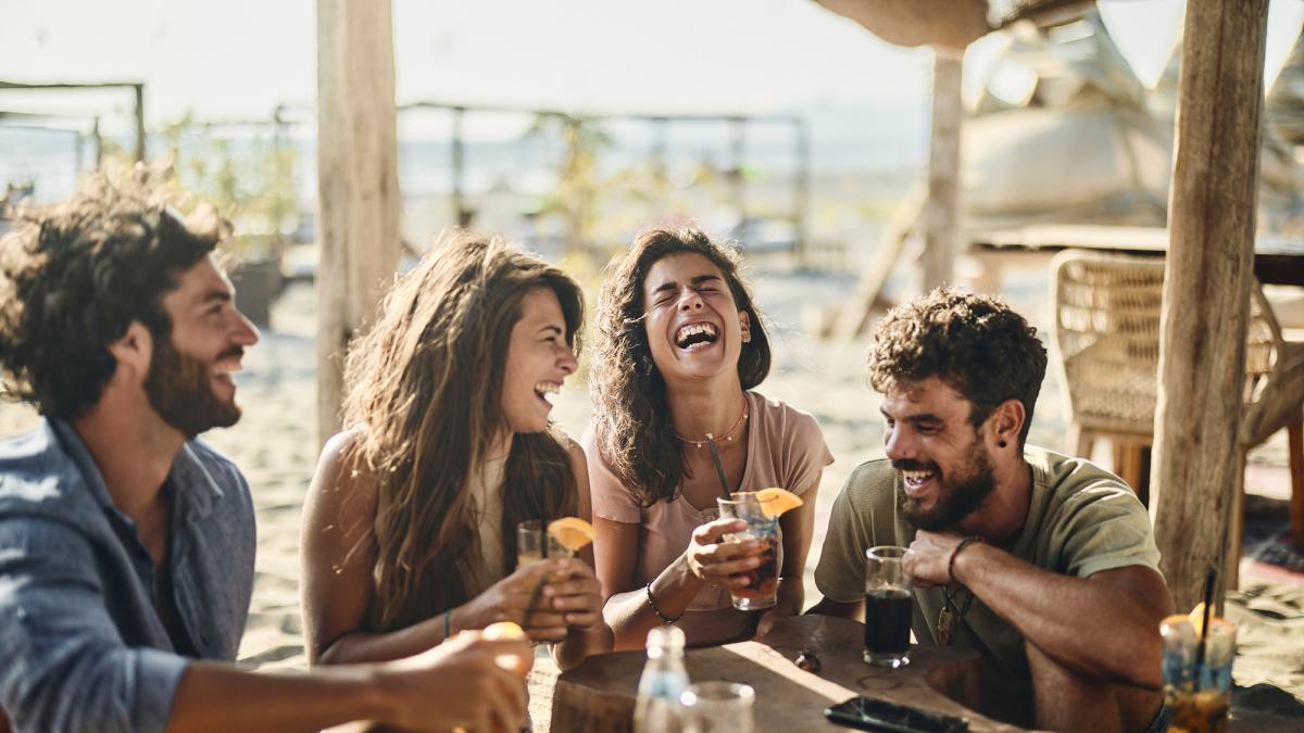 Tres tipos de amigos que hay que tener en la vida para ser feliz, según un profesor de Harvard -Revista Interesante