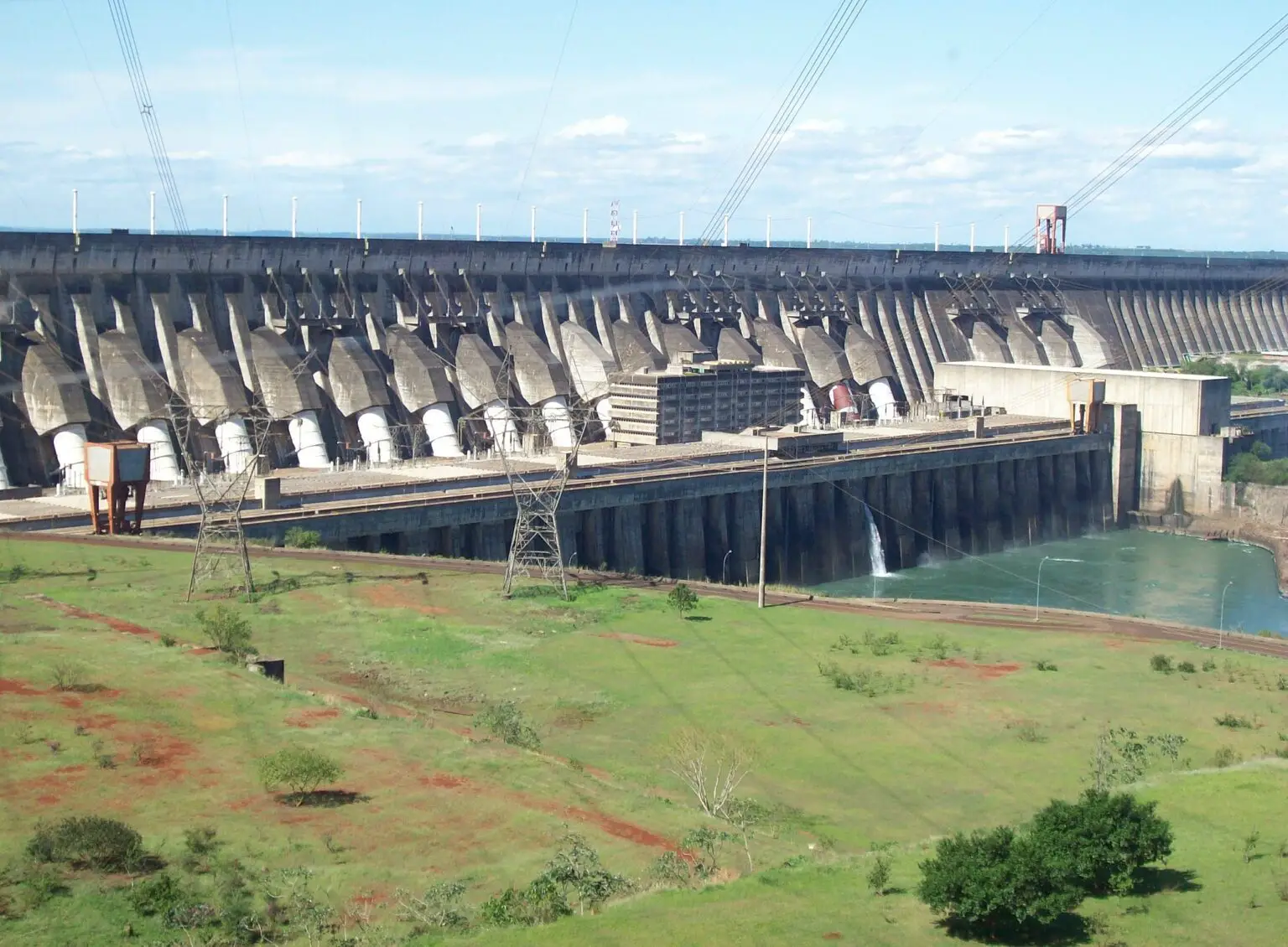 Itaipú, la segunda hidroeléctrica más potente del mundo y una maravilla de la ingeniería