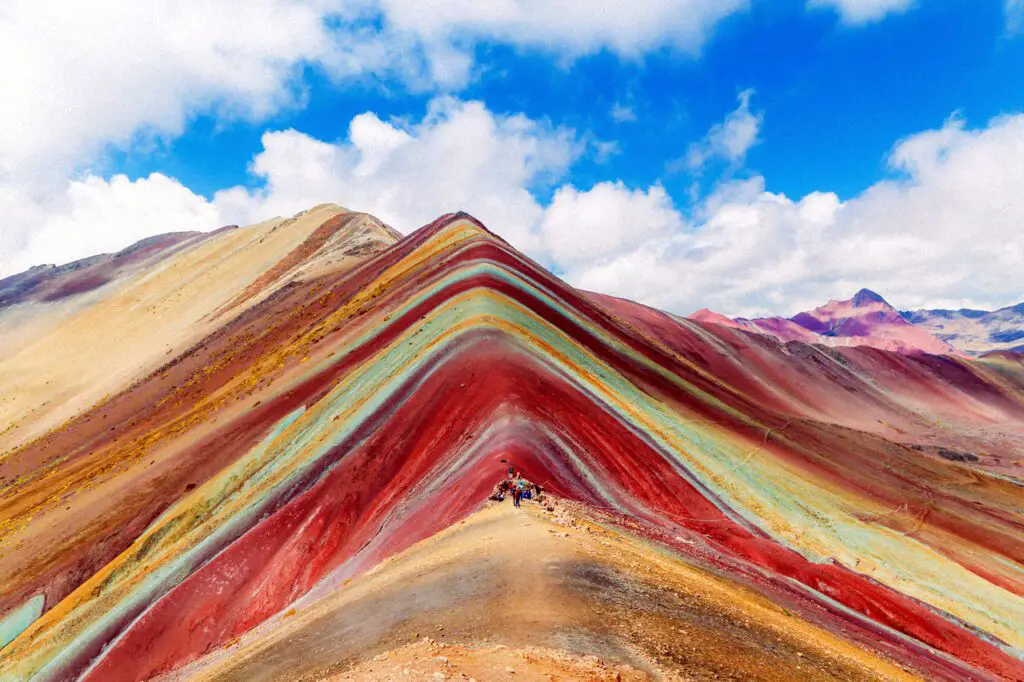 Vinicunca, la increíble Montaña Arcoíris que parece irreal