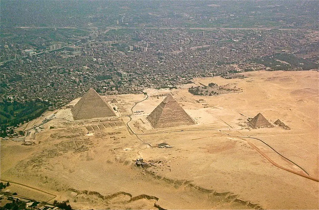 ¿Cómo se construyeron realmente las asombrosas pirámides de Egipto?