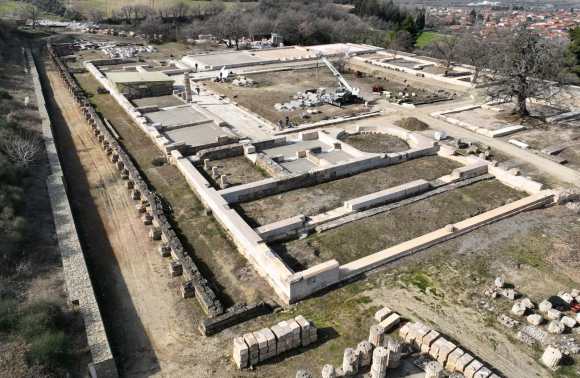Restauran el palacio de Filipo II en Aigai (Vergina), el mayor edificio de la Grecia clásica