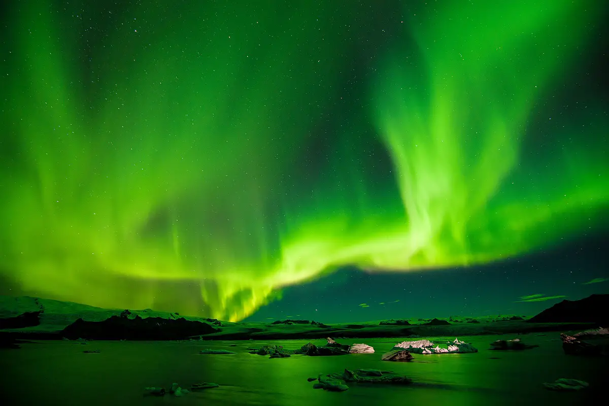 El origen del misterioso sonido de la aurora boreal