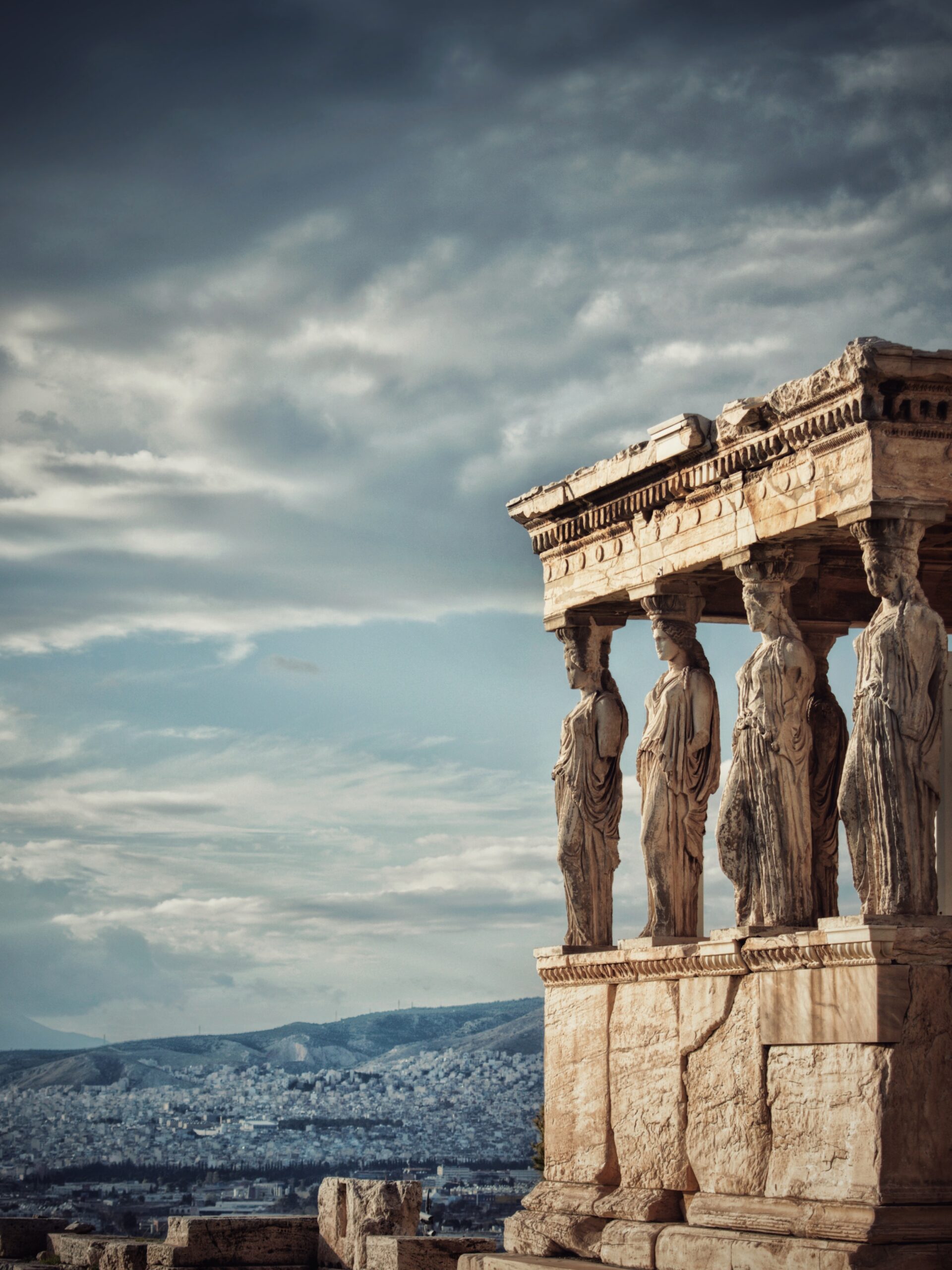 La historia del templo Erecteion, la fascinante estructura de la Acrópolis de Atenas