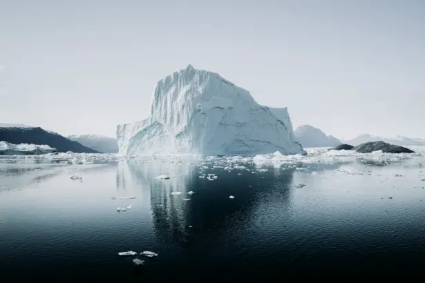 Nacimiento de los gigantes de hielo: cómo se forman los icebergs