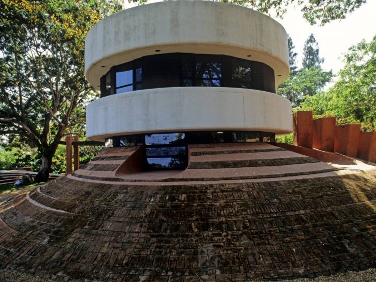Auroville, la ciudad donde no hay política, ni religión, ni dinero