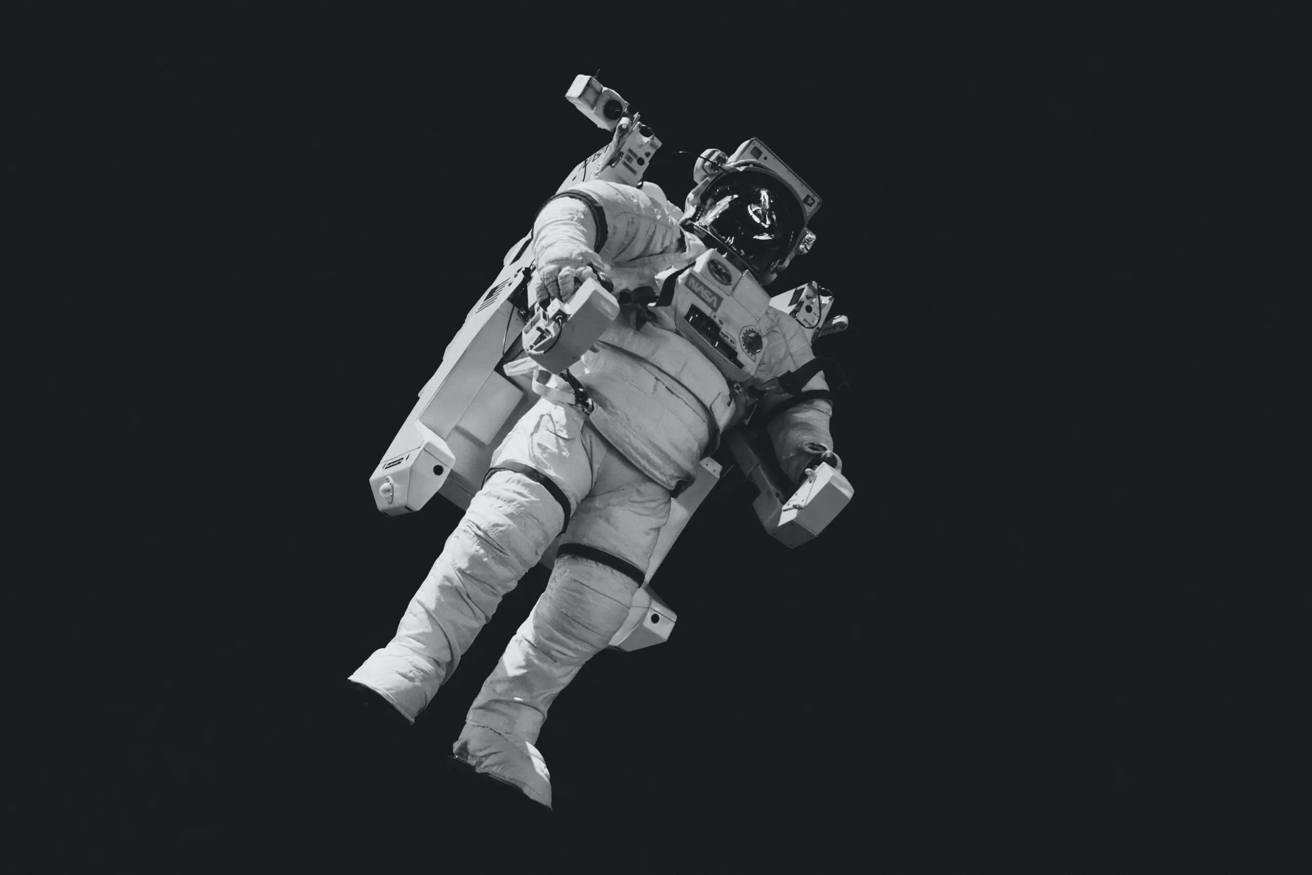¿Cuánto tiempo puede durar un ser humano en el espacio exterior sin traje espacial antes de morir? -Revista Interesante
