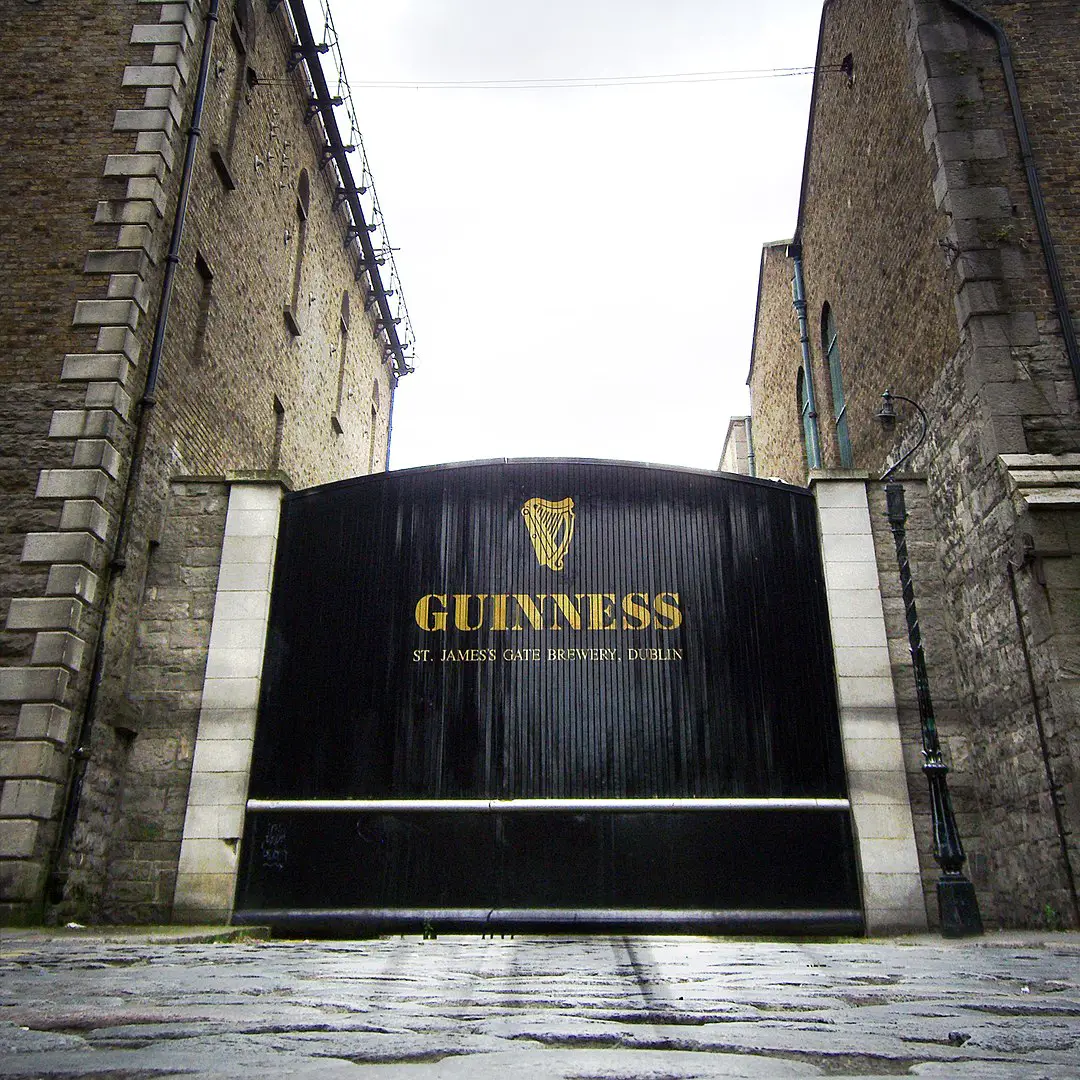 ¿Por qué es famosa la dinastía Guinness y cómo surgió el famoso Libro de los Récords? -Revista Interesante